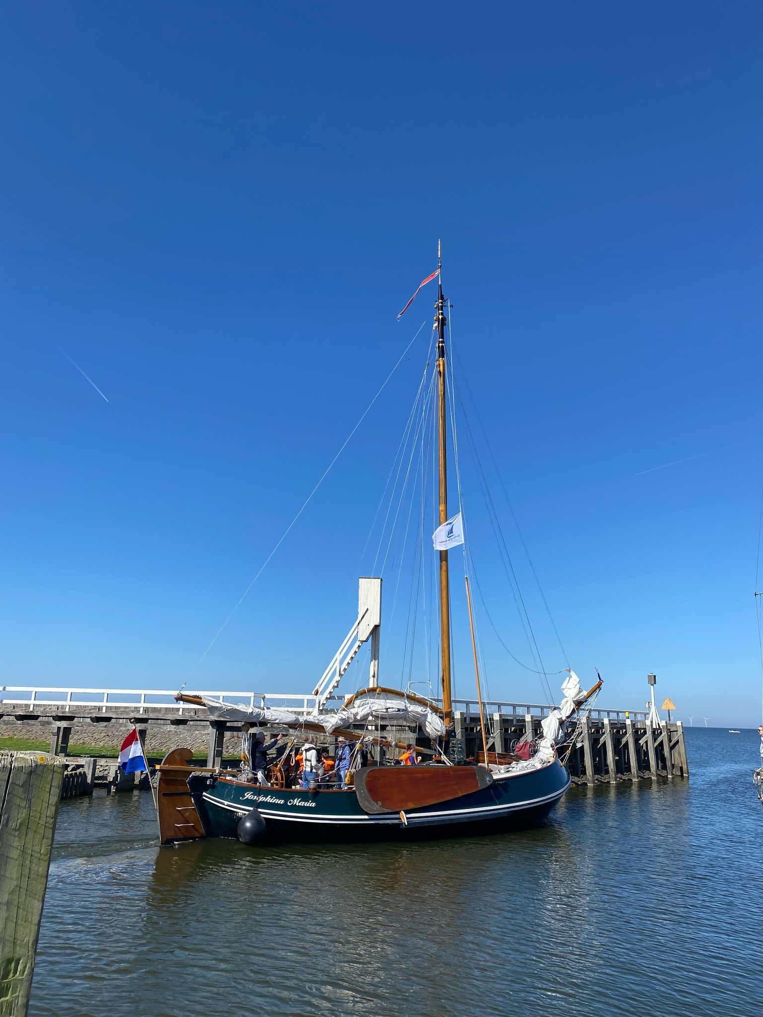 f734e13f-779f-4f27-bc99-9b652f5faf21