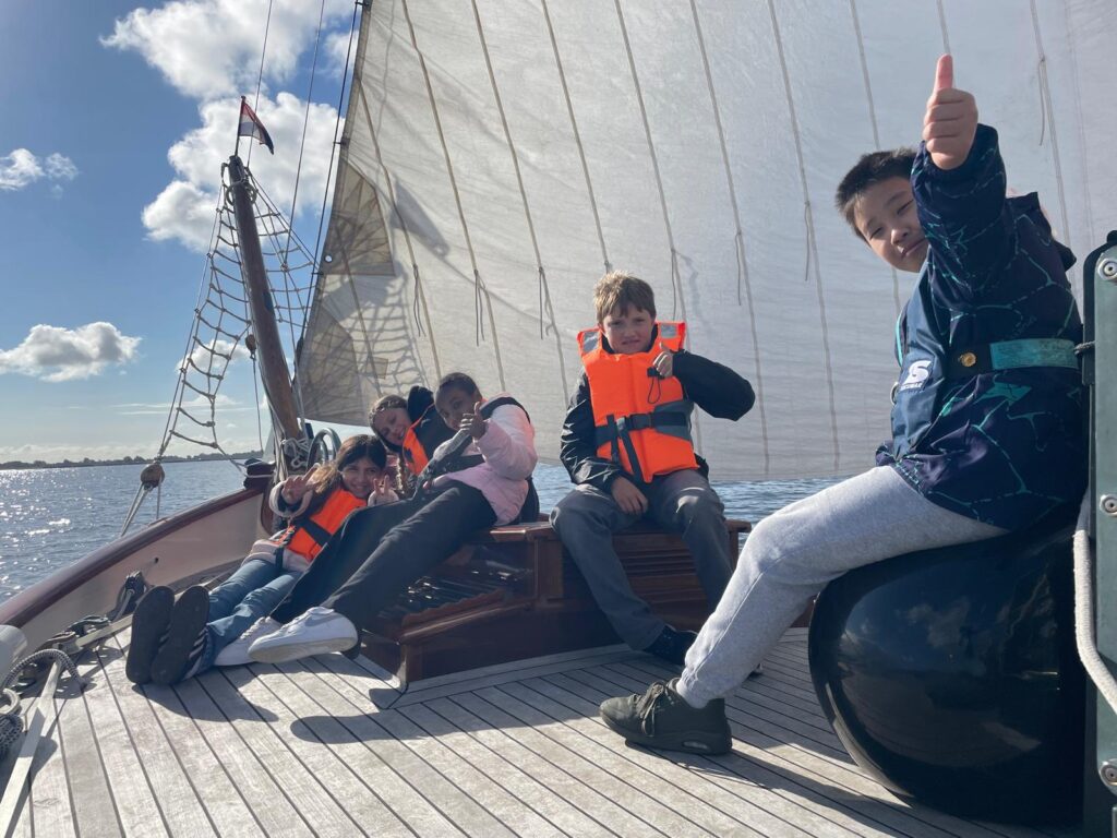 a76ca605-a1cc-4323-9fa8-d106395b1d7b