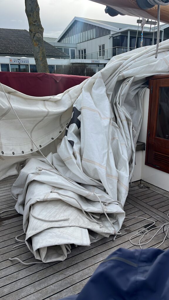 9FA4B455-E71B-4645-B784-FA4938A4899B